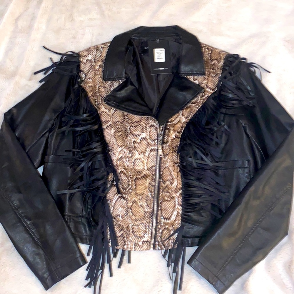 Fashionnova plus size 1X   Fringe Black/ Snake skin print jacket w/ pockets